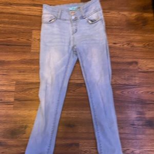 Light washed high waisted jeans